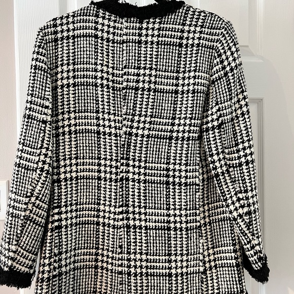 Zara Woman from London. Black and white houndstooth jacket - Picture 3 of 3